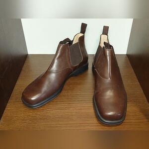 New brown Salvatore Ferragamo chukka boots